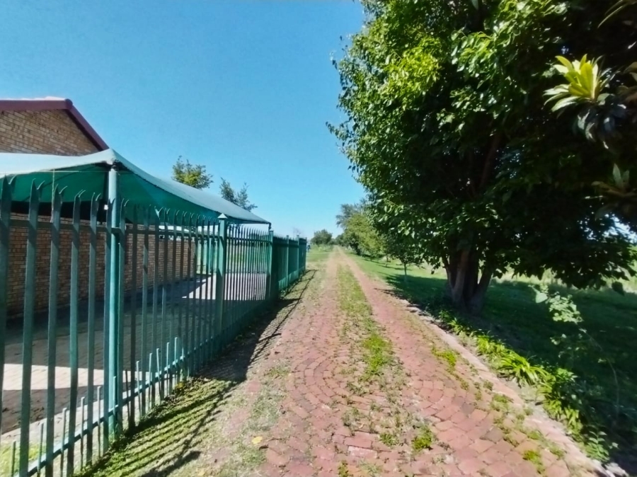 Commercial Property for Sale in Krokodildrift A H North West